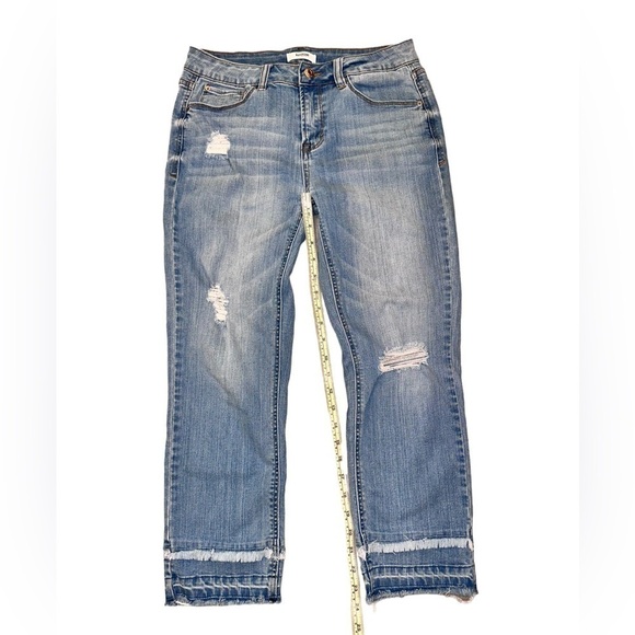 Kensie Jeans Cropped 2 Layer Fringed Distressed Jeans in light/medium Blue 6 - Picture 9 of 16